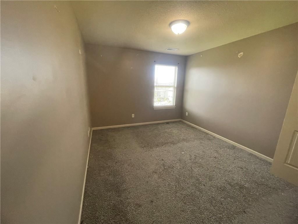 404 Eagles Ridge Drive — photo 11