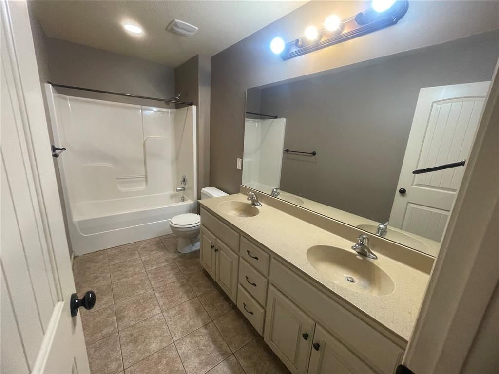 404 Eagles Ridge Drive — photo 15