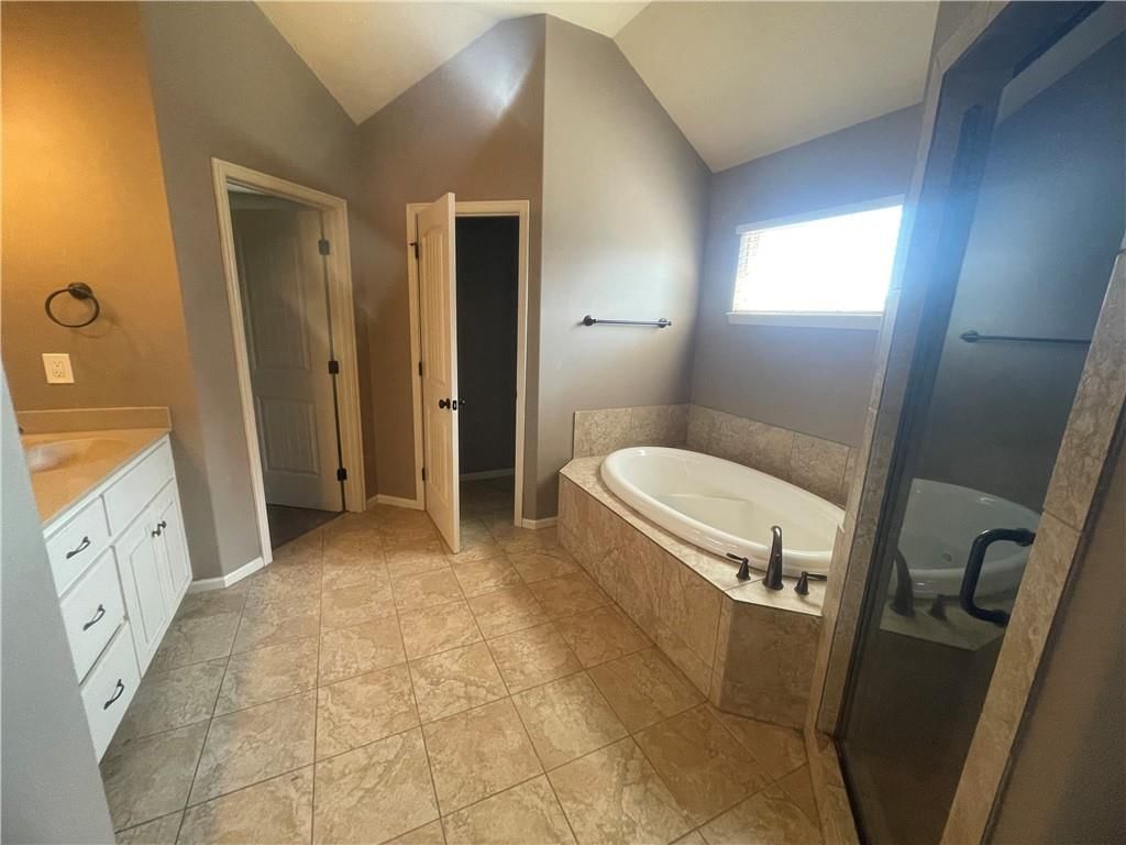 404 Eagles Ridge Drive — photo 22