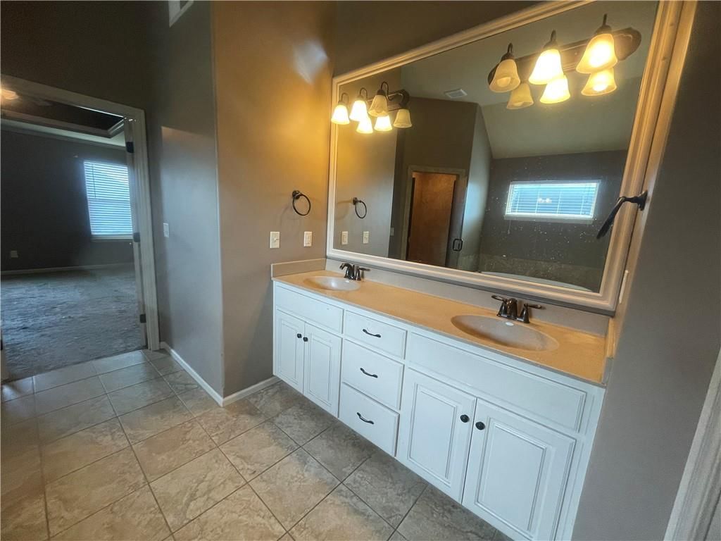 404 Eagles Ridge Drive — photo 23