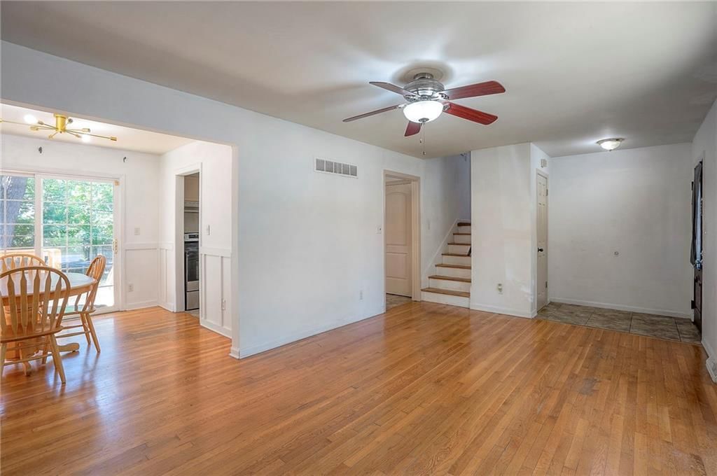13304 Donnelly Avenue — photo 9