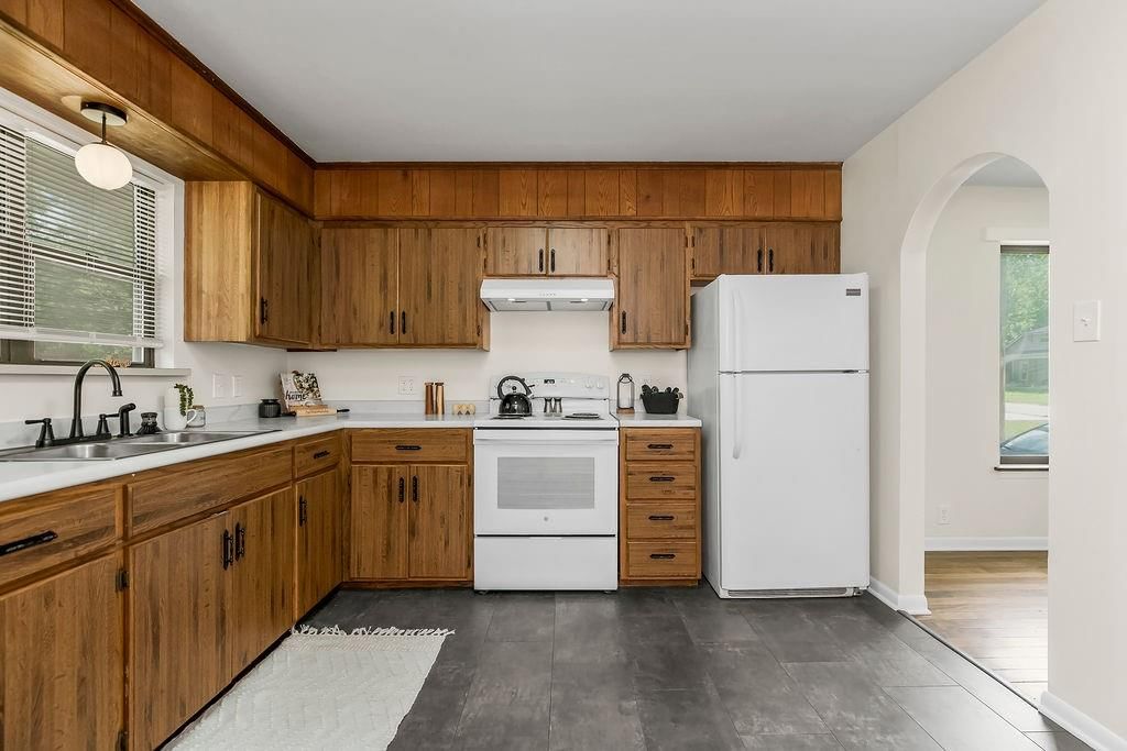 210 S 12th Street — photo 8