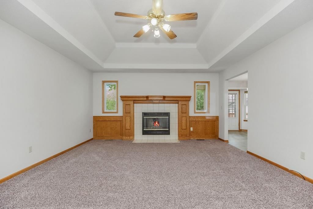 733 NE COLLEEN Drive — photo 8