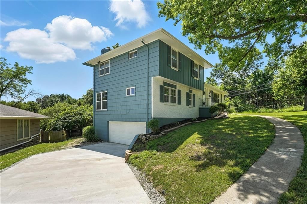 2903 E 107TH Terrace — photo 41