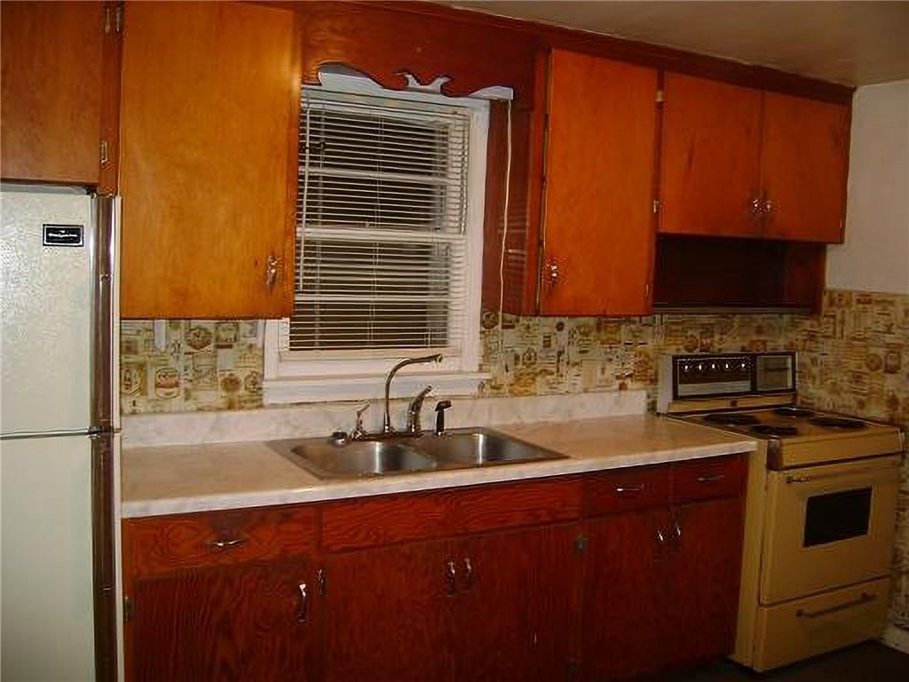 482 Fieldcrest Drive — photo 3