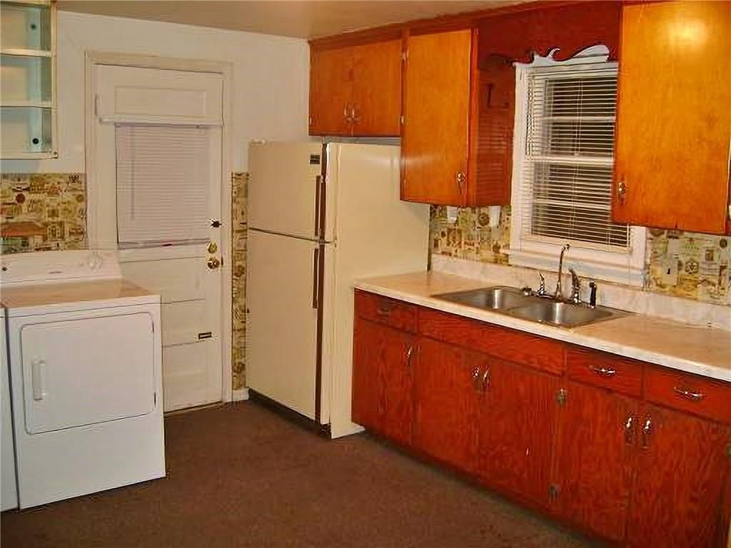 482 Fieldcrest Drive — photo 4