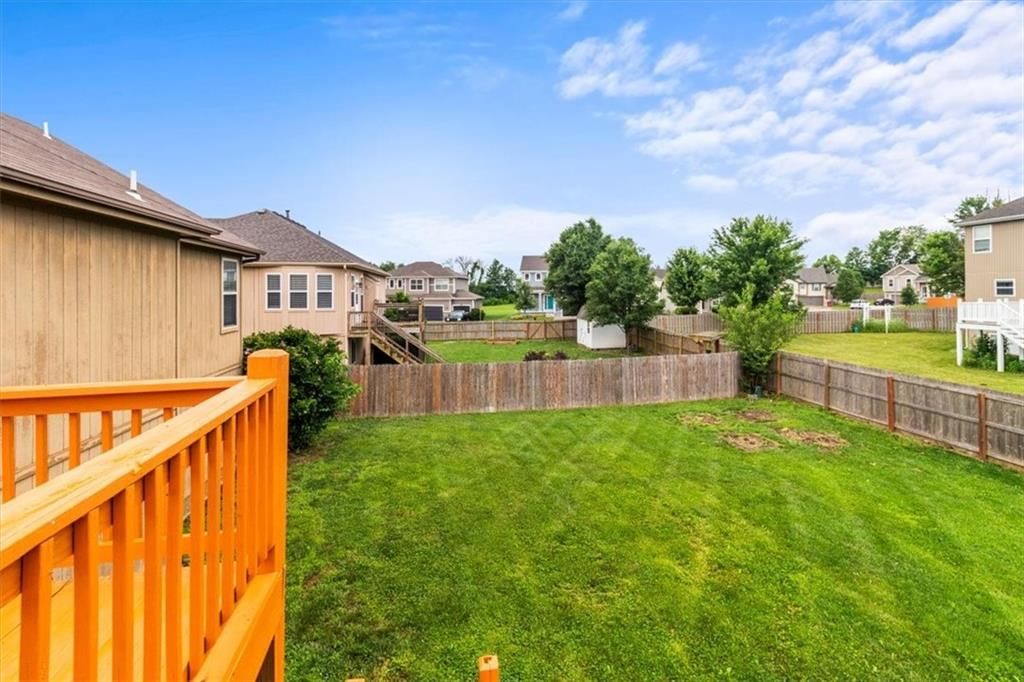 610 NW Green Drive — photo 27