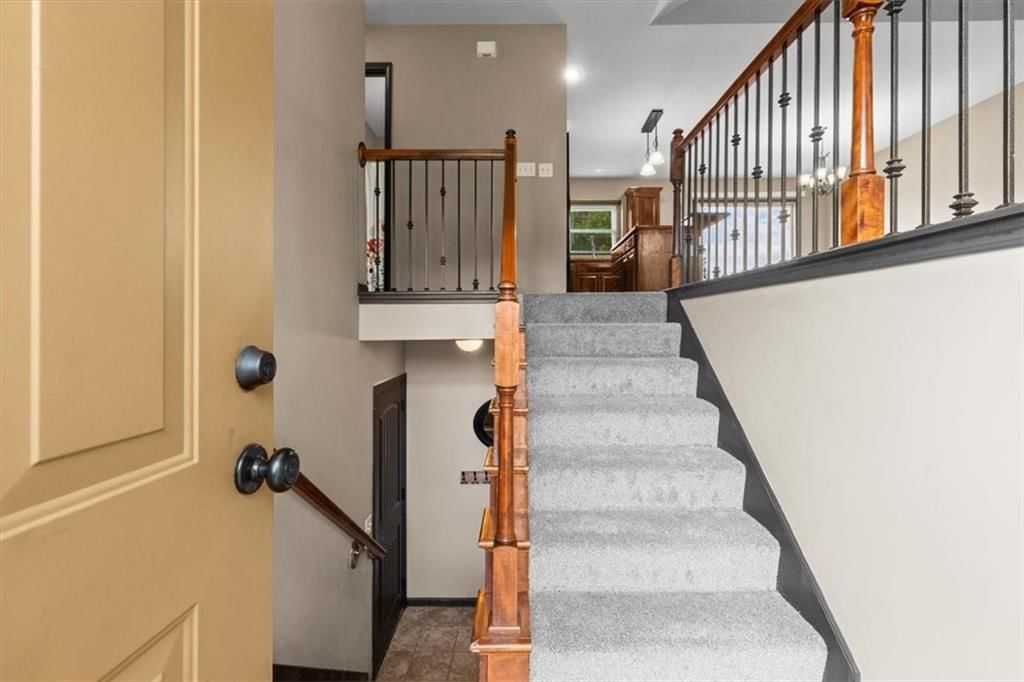 610 NW Green Drive — photo 7