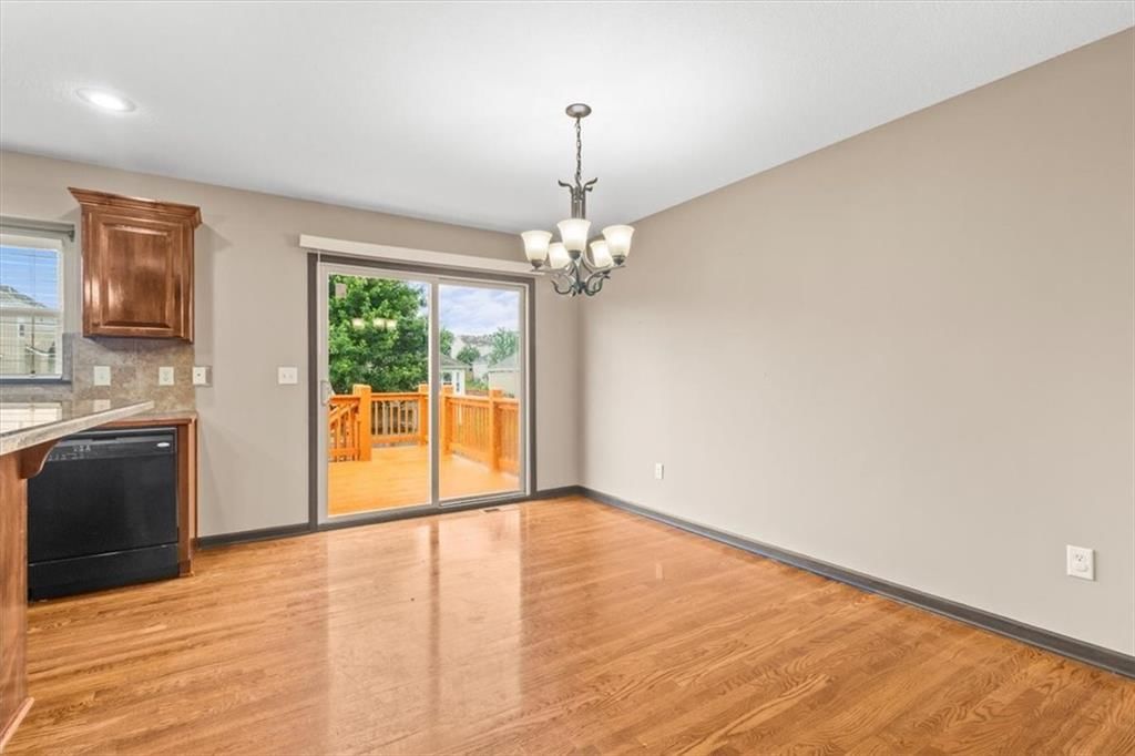 610 NW Green Drive — photo 9