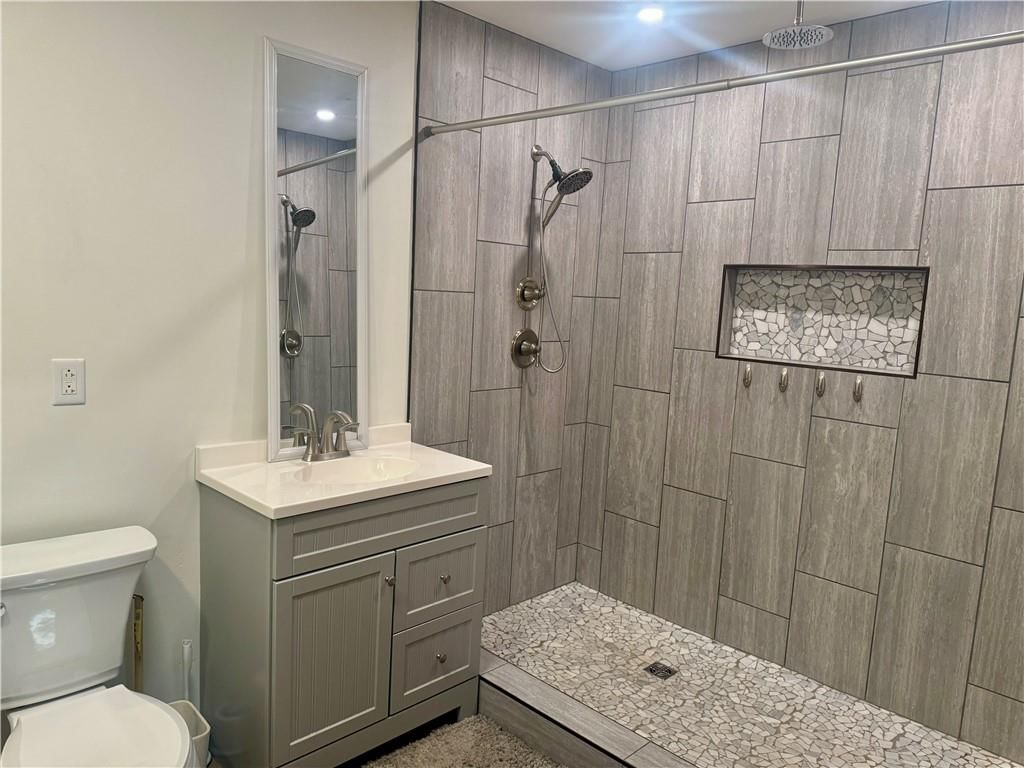205 S Morrison Street — photo 11