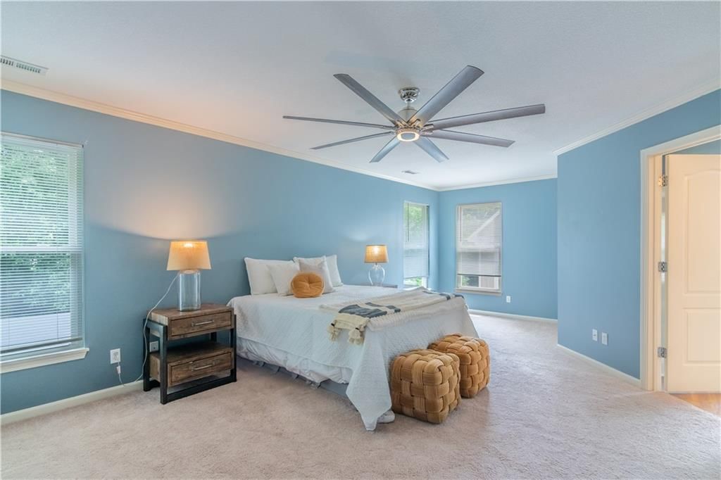 404 Wyndham Drive — photo 2