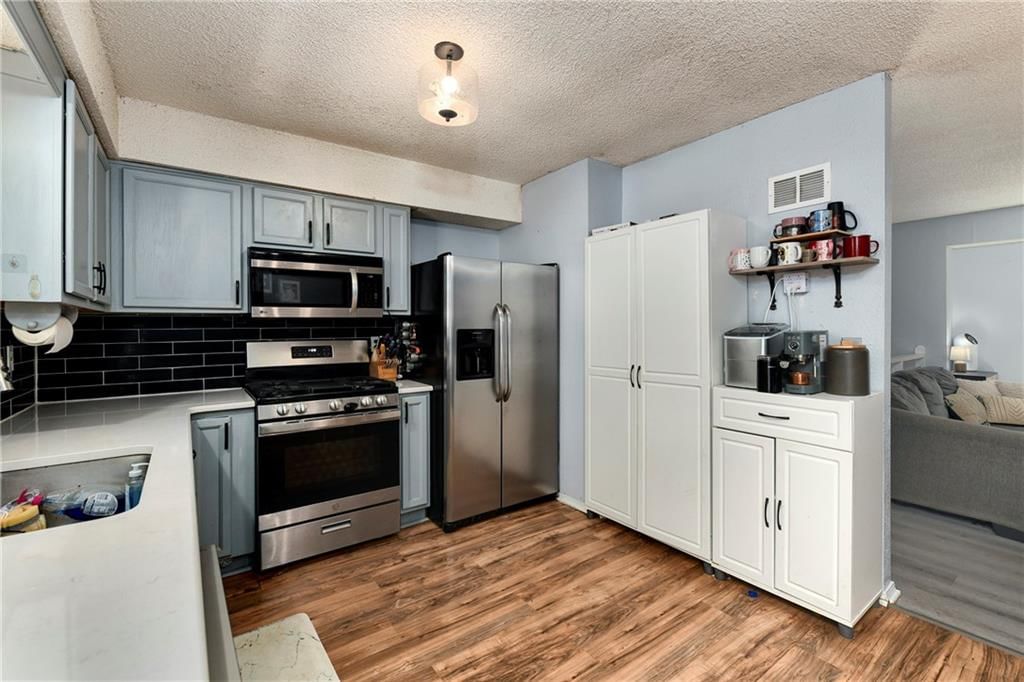 12604 S Locust Street — photo 11