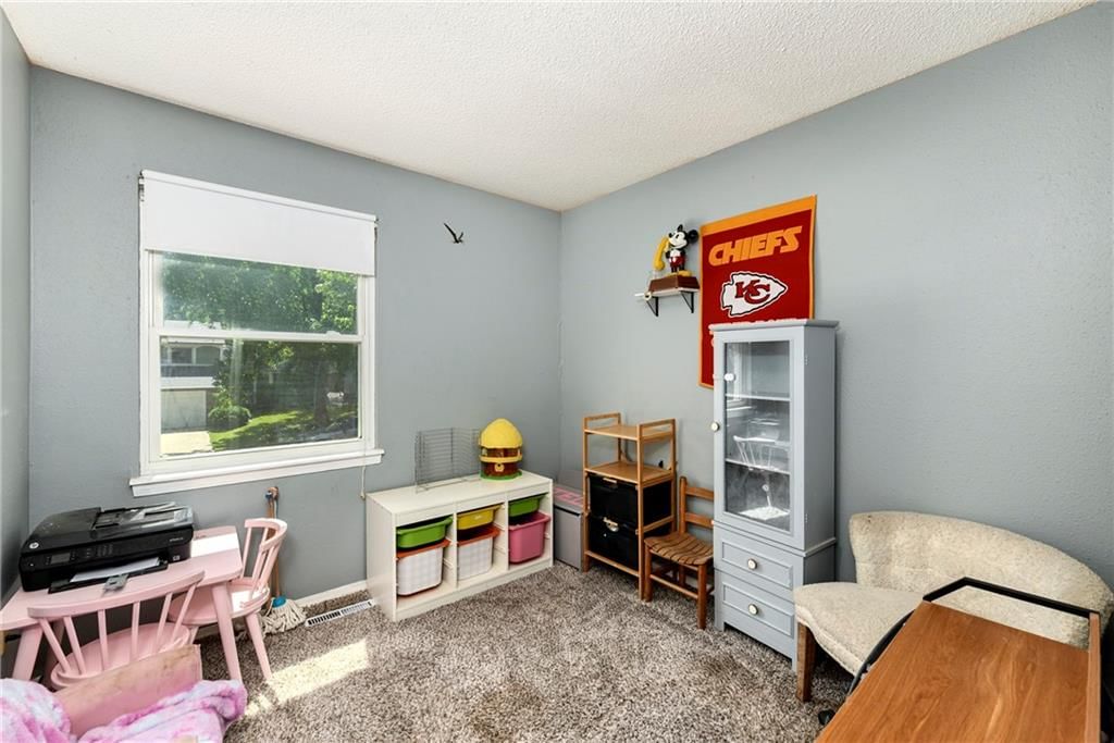 12604 S Locust Street — photo 23