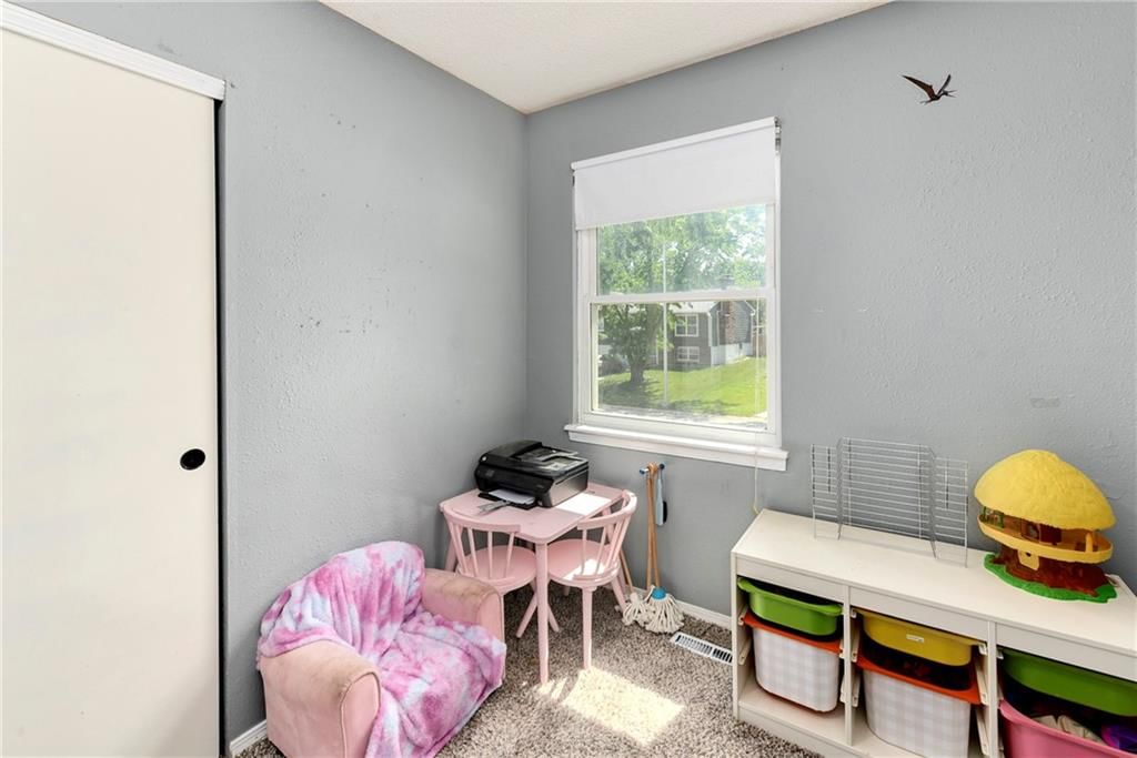 12604 S Locust Street — photo 24