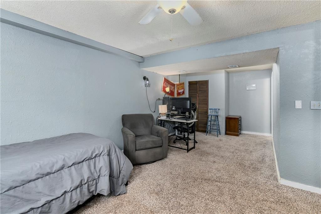 12604 S Locust Street — photo 28