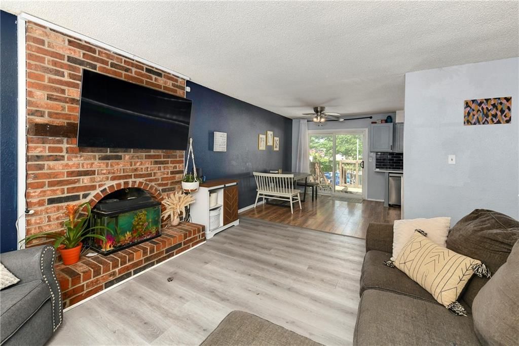 12604 S Locust Street — photo 8