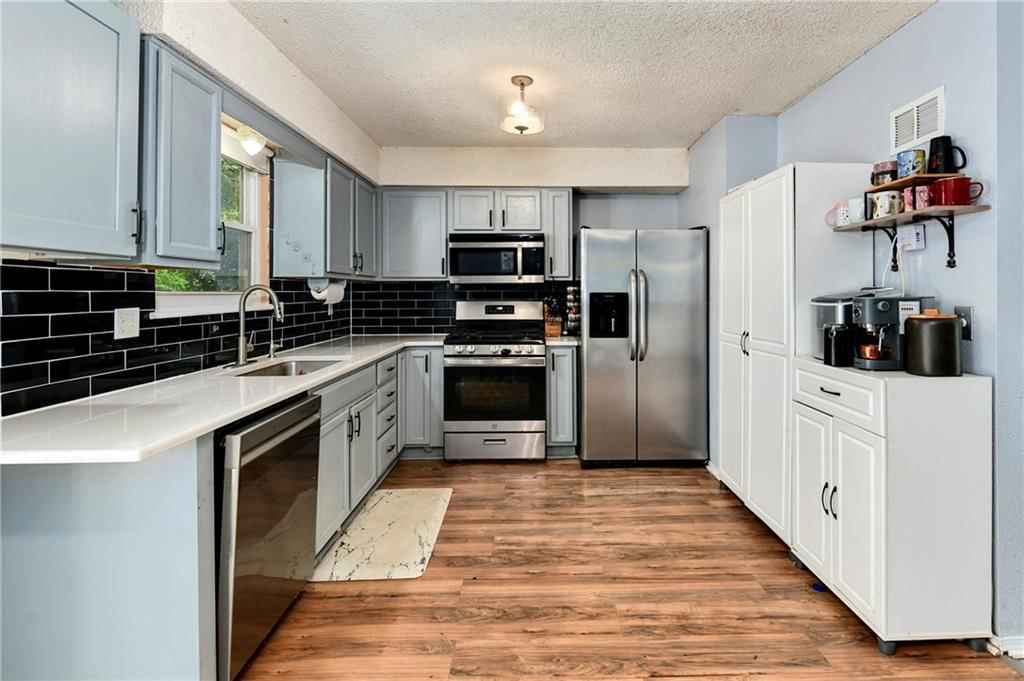 12604 S Locust Street — photo 10