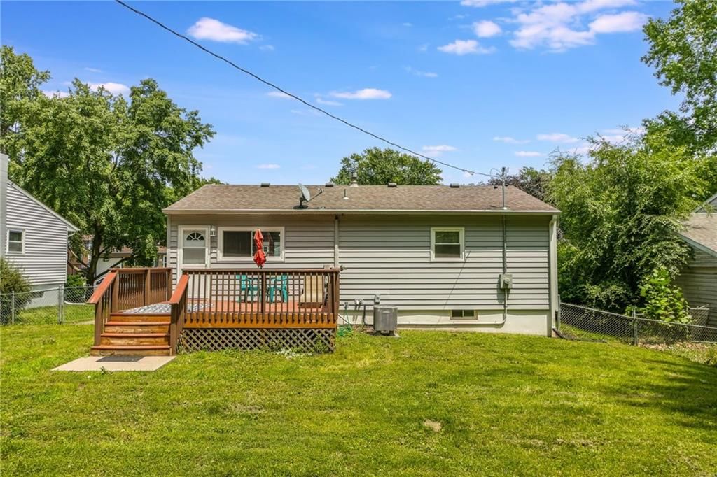 2404 Meadow Trail — photo 4