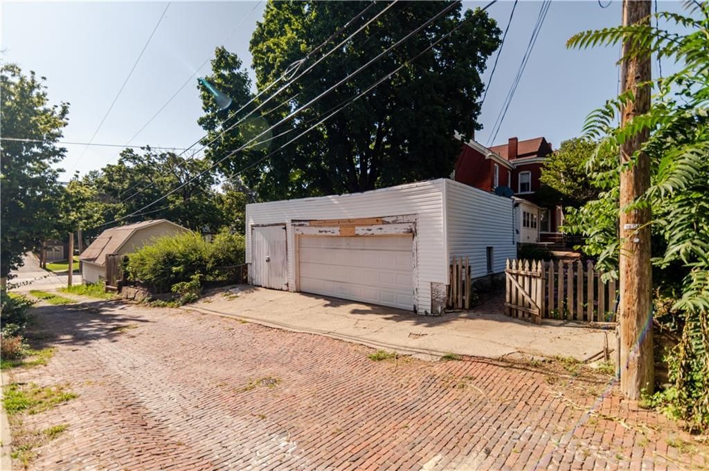 320 Parallel Street — photo 4