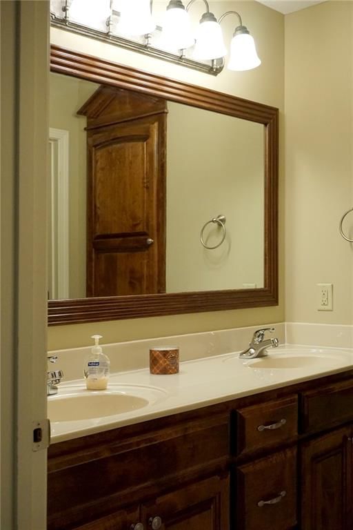 3713 NW Windburn Drive — photo 33