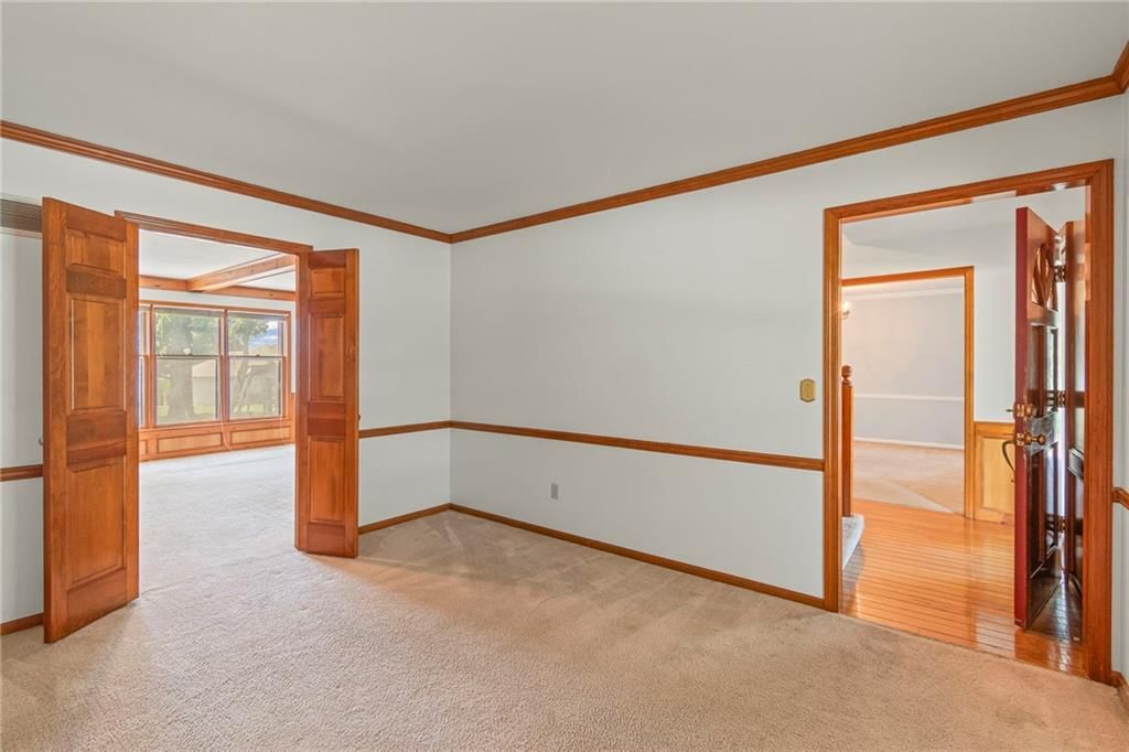 320 SW Raven Court — photo 3