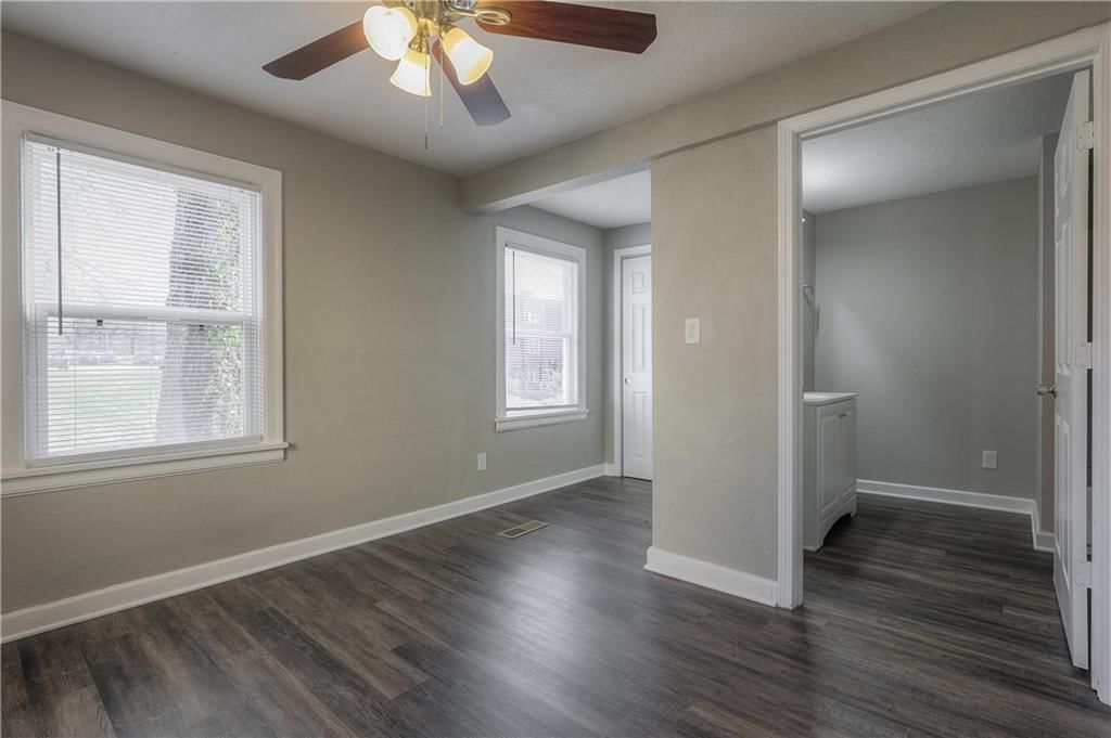 132 N Home Avenue — photo 13