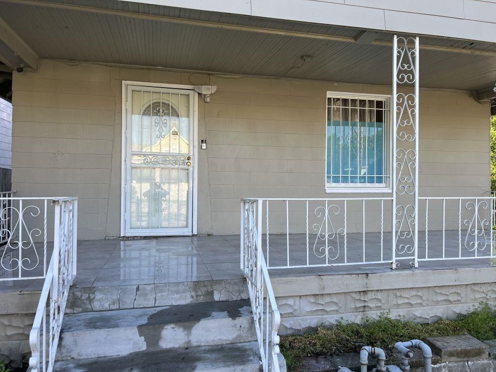 144 N Brighton Avenue — photo 3