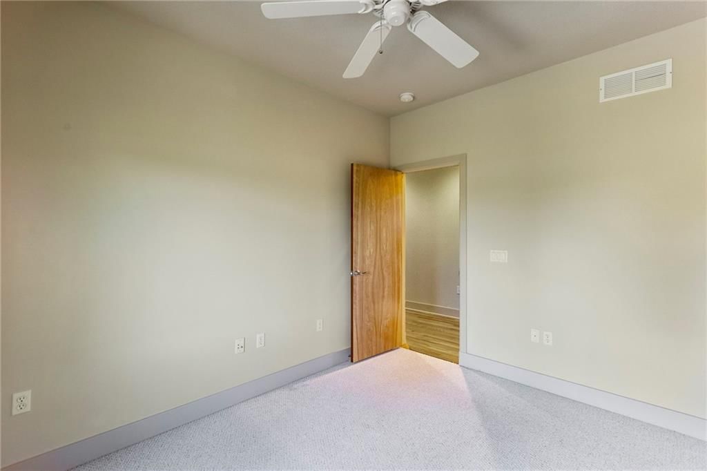 15970 Woodend Road — photo 35
