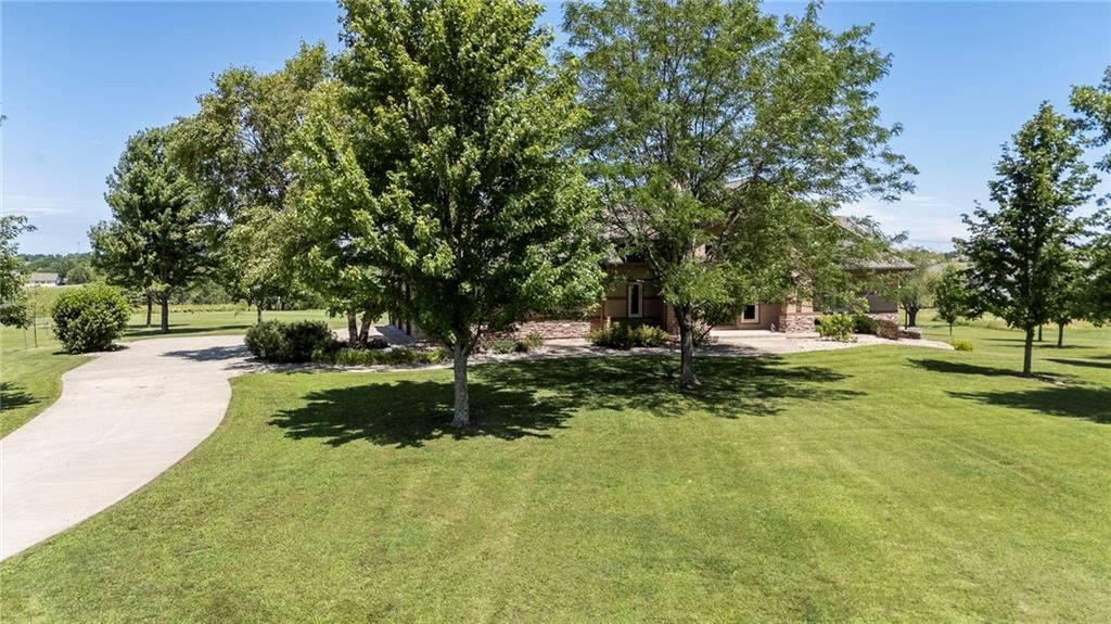15970 Woodend Road — photo 68