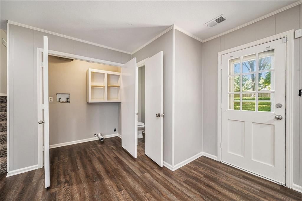 109 NE Locust Street — photo 13