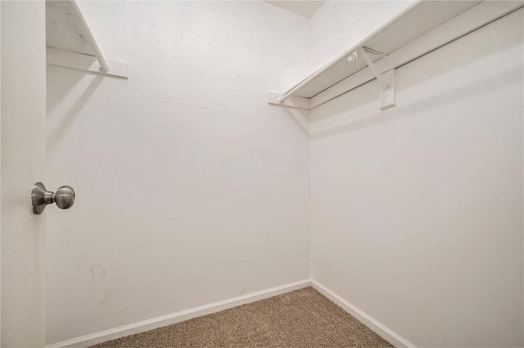 109 NE Locust Street — photo 18