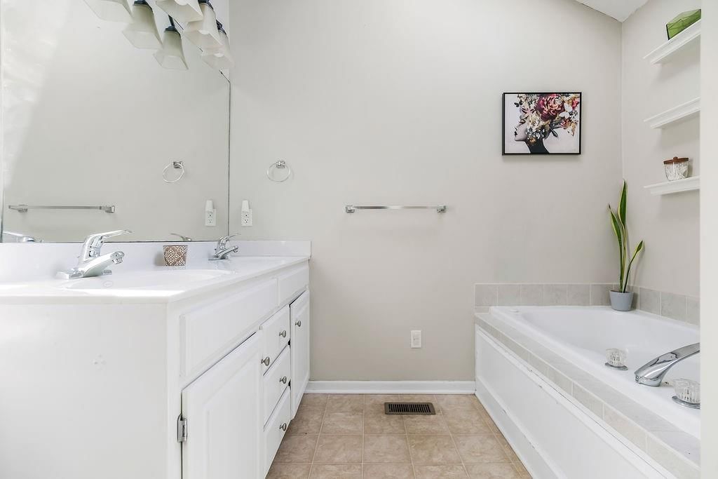 1311 Honeysuckle Court — photo 16