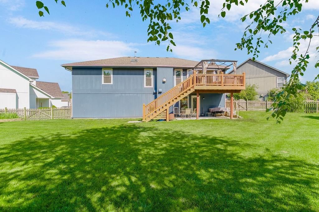 1311 Honeysuckle Court — photo 28