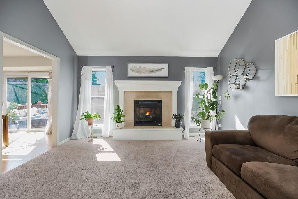 1311 Honeysuckle Court — photo 5