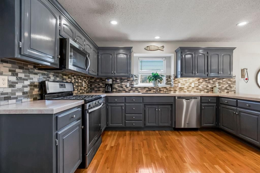 1311 Honeysuckle Court — photo 10
