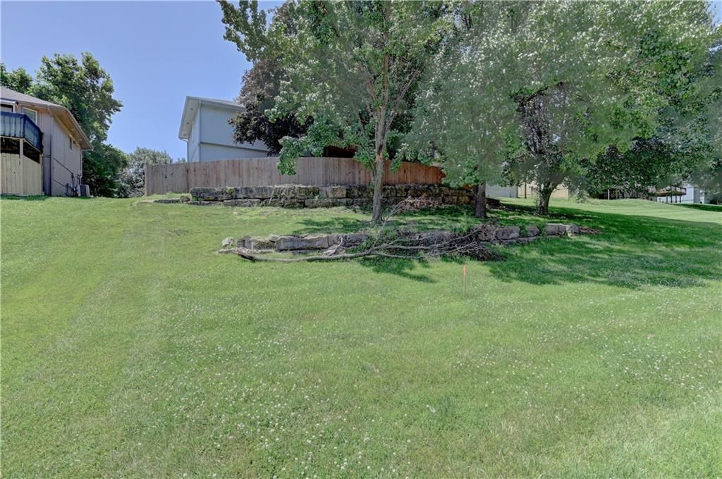 7824 N Strathbury Avenue — photo 33