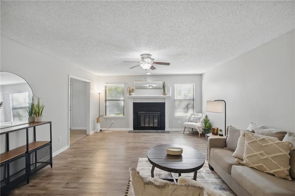 11709 Corrington Avenue — photo 3