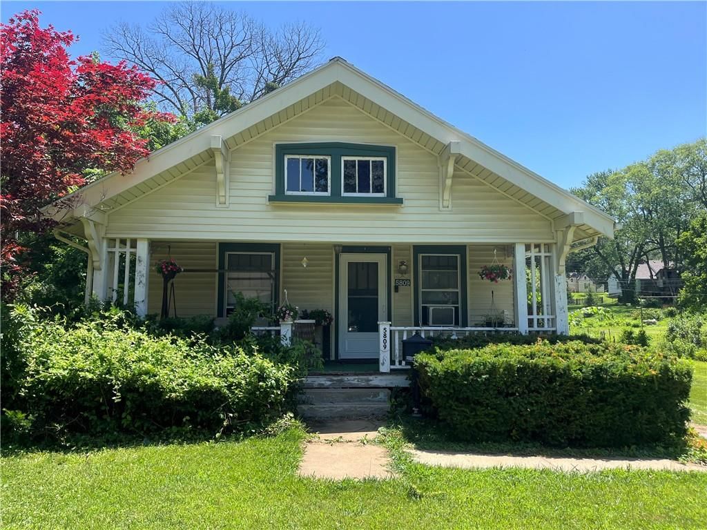 5809 Woodward Street, Mission, KS