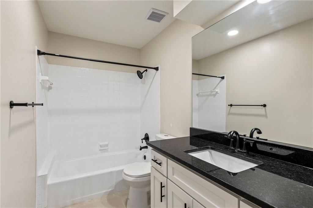 1424 E Meadow Lane — photo 15