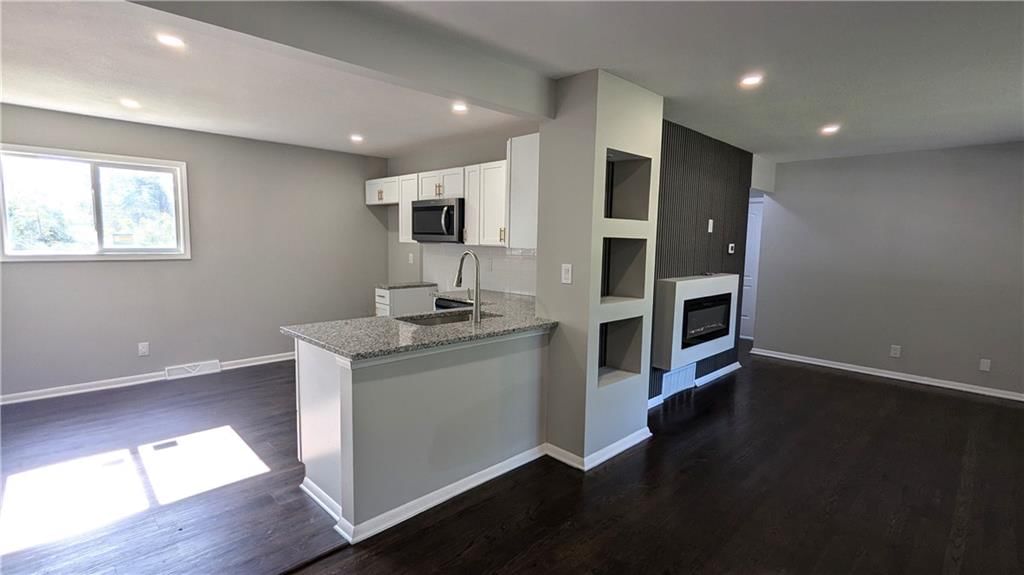 11403 Herrick Avenue — photo 13