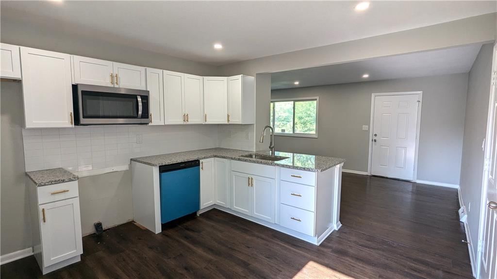 11403 Herrick Avenue — photo 15