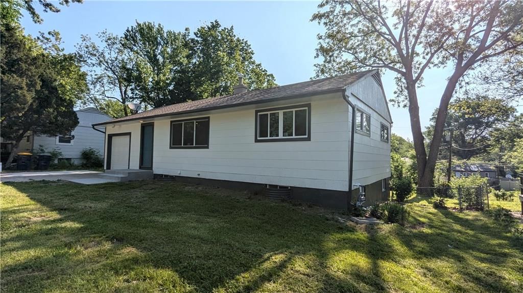 11403 Herrick Avenue — photo 3