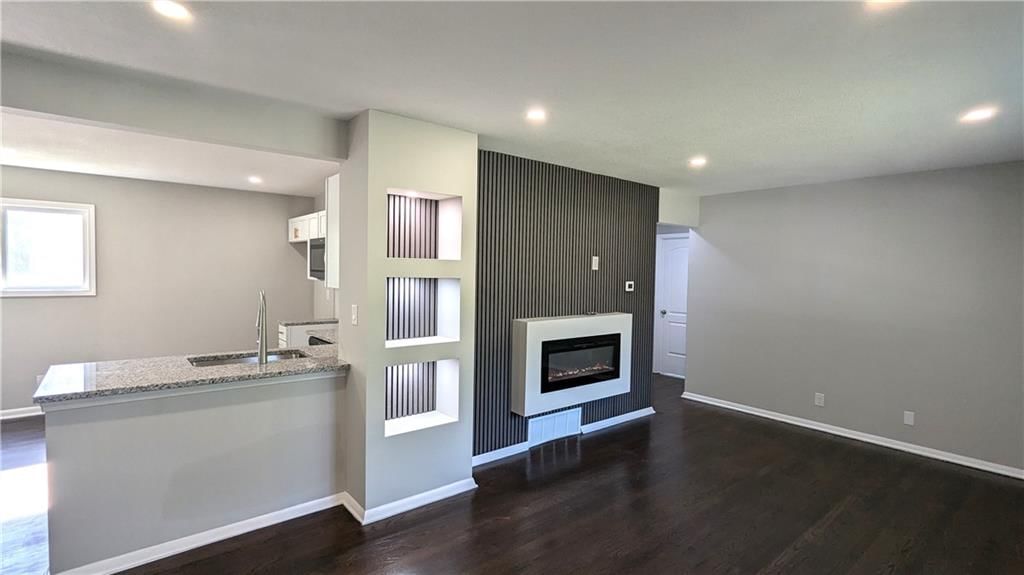 11403 Herrick Avenue — photo 21