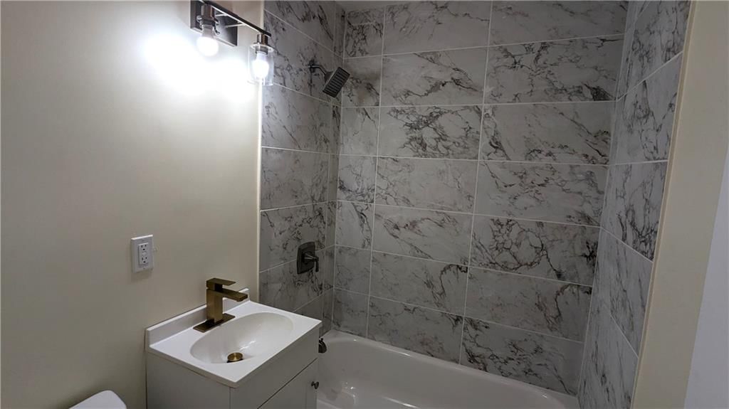 11403 Herrick Avenue — photo 25