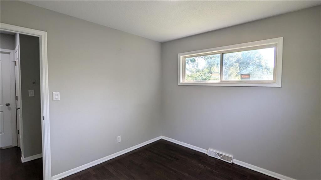 11403 Herrick Avenue — photo 31