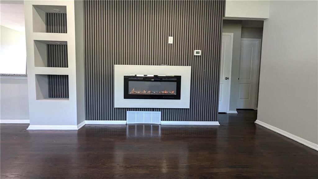 11403 Herrick Avenue — photo 9