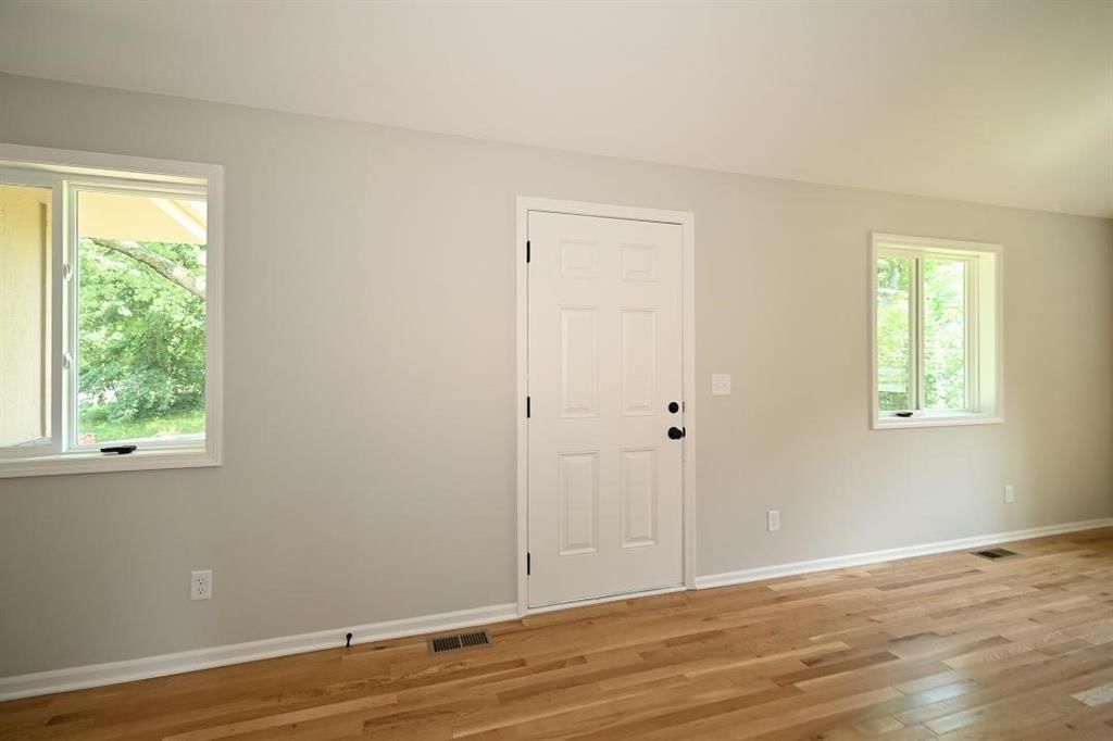 1103 NE 52nd Place — photo 12