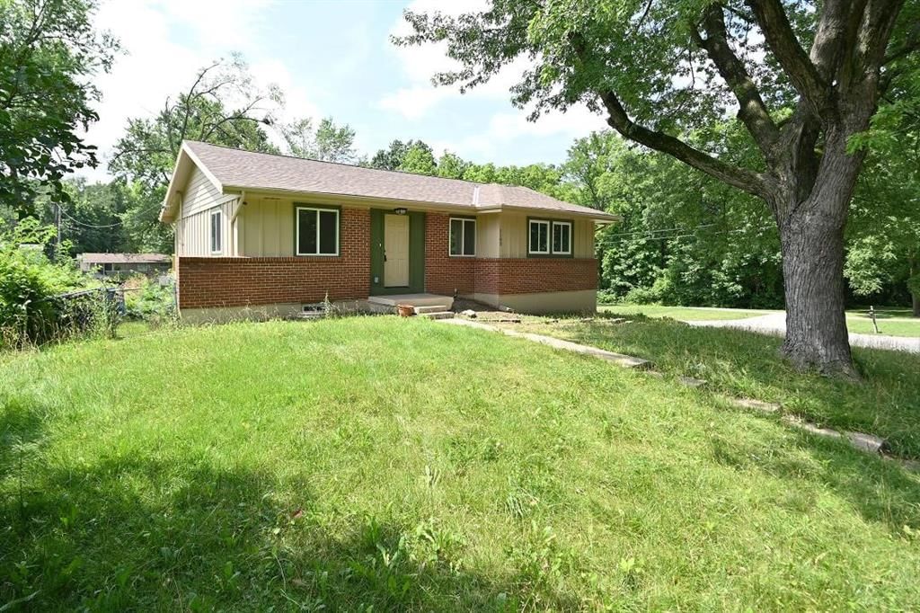 1103 NE 52nd Place — photo 3