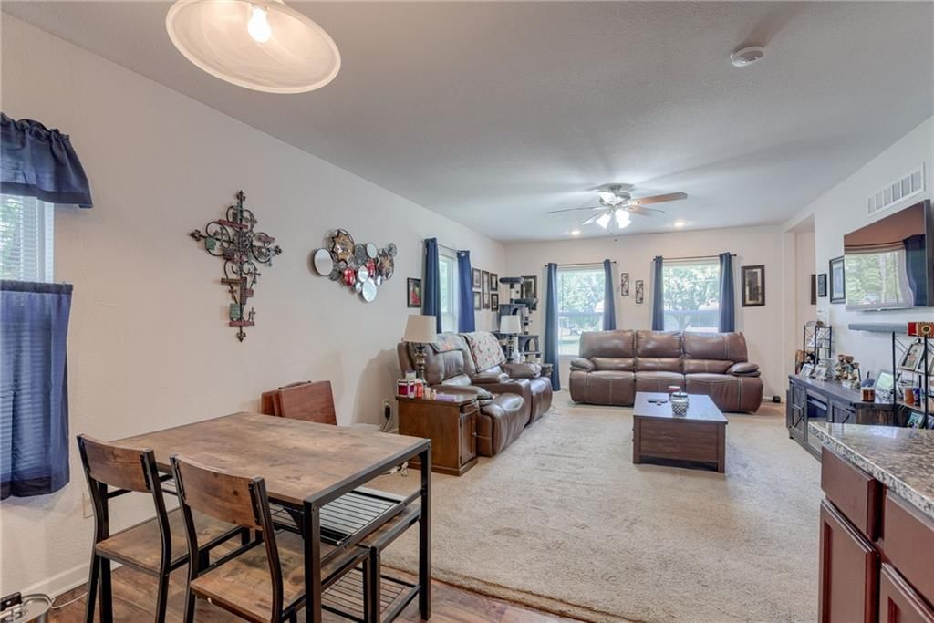 203 E ELM Street — photo 10