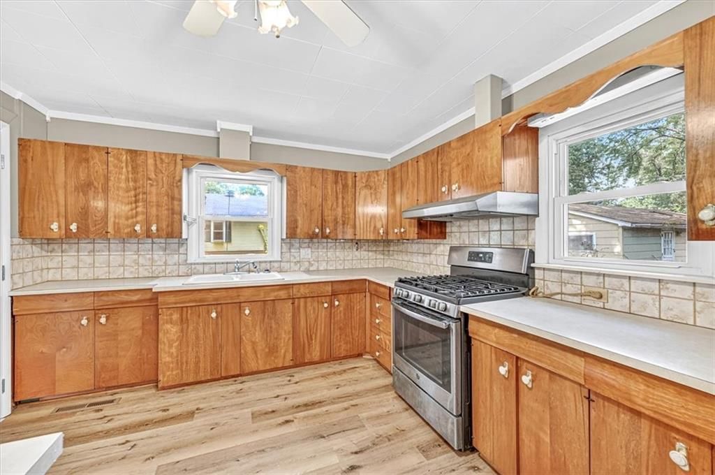 2704 Garland Street — photo 10
